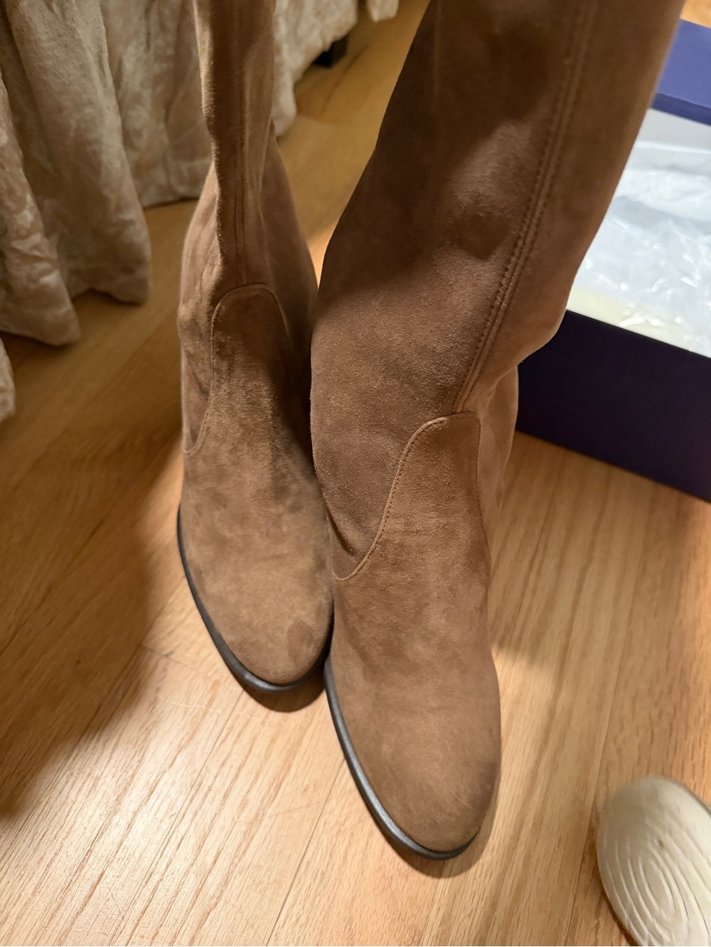 New In Box - Stuart Weitzman Hiline Suede Boot in Nutmeg - Picture 5 of 7